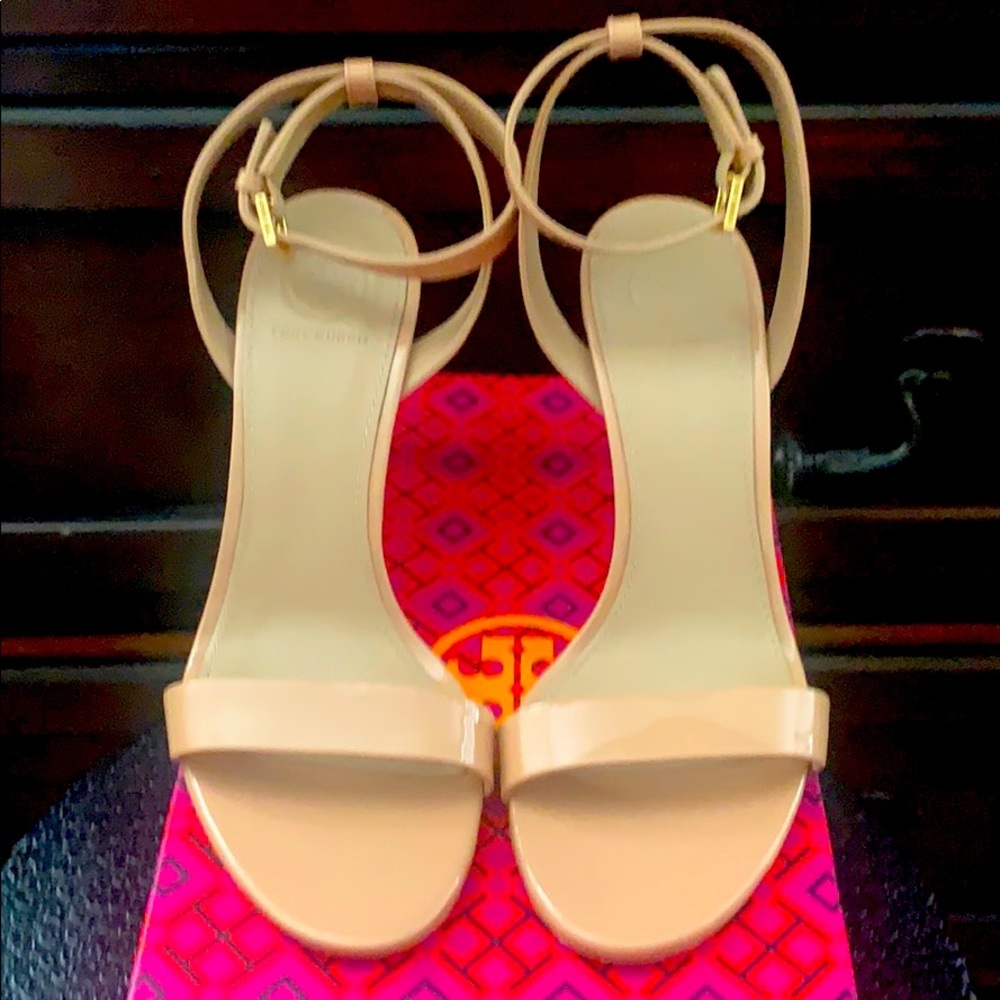 Authentic Tory Burch Elana Patent Leather Sandal